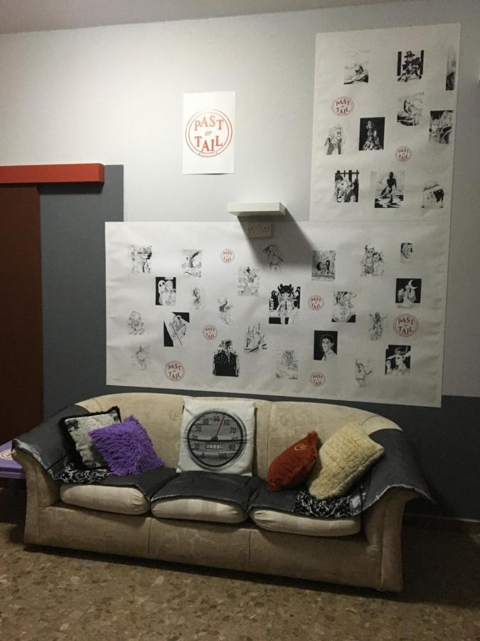 Past Or Trail Hostel ลาร์นาคา ภายนอก รูปภาพ