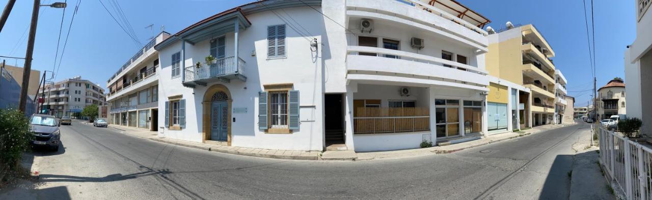 Past Or Trail Hostel ลาร์นาคา ภายนอก รูปภาพ